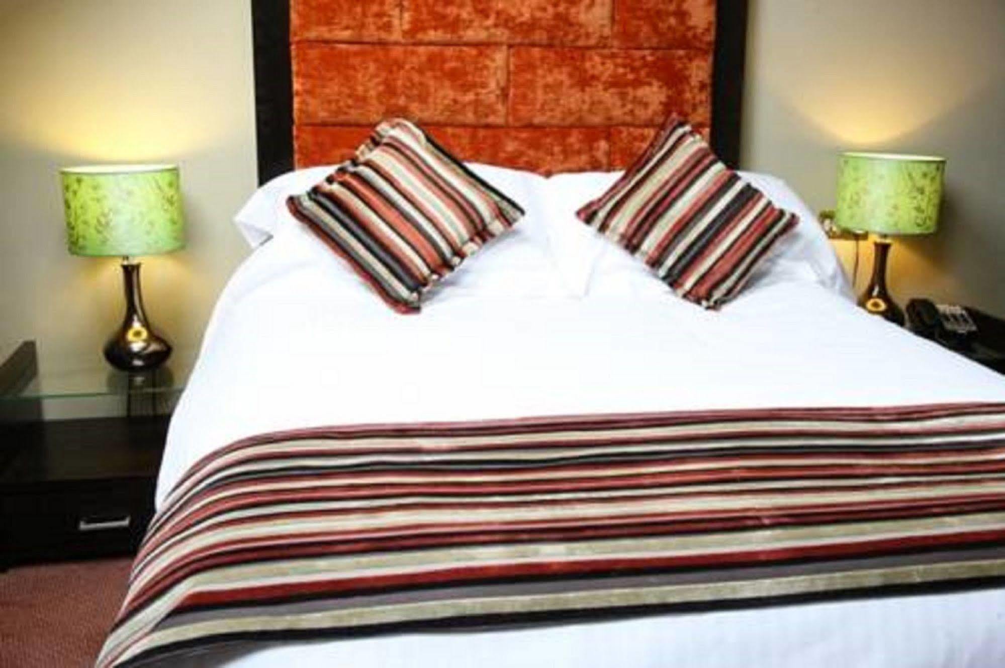 Lion And Swan Hotel Congleton Bagian luar foto
